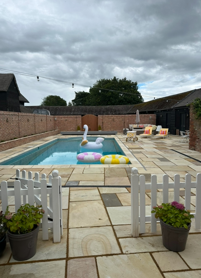 Swimming Pool Image 10